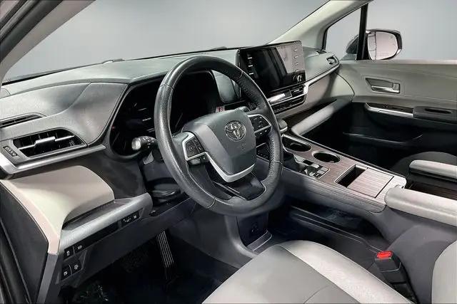 2023 Toyota Sienna XLE