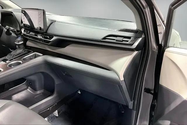 2023 Toyota Sienna XLE
