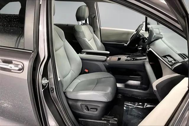 2023 Toyota Sienna XLE
