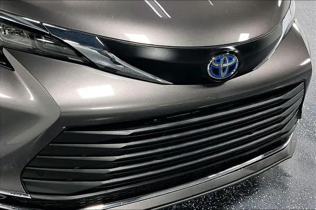 2023 Toyota Sienna XLE