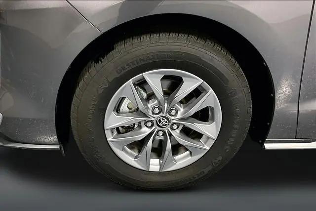 2023 Toyota Sienna XLE