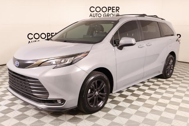 2024 Toyota Sienna Woodland Edition