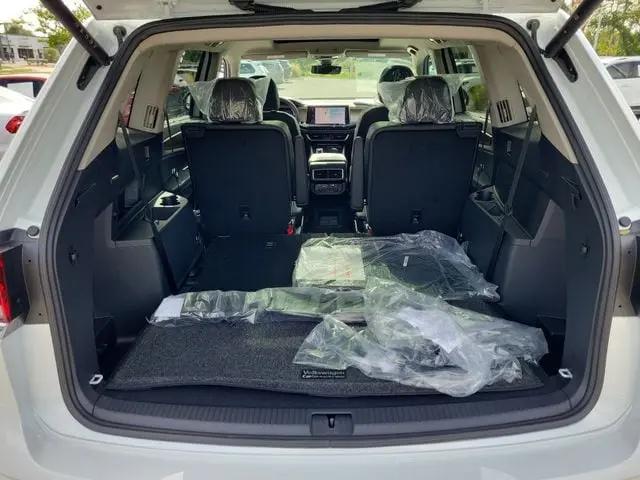 2026 Volkswagen Atlas SE with Technology