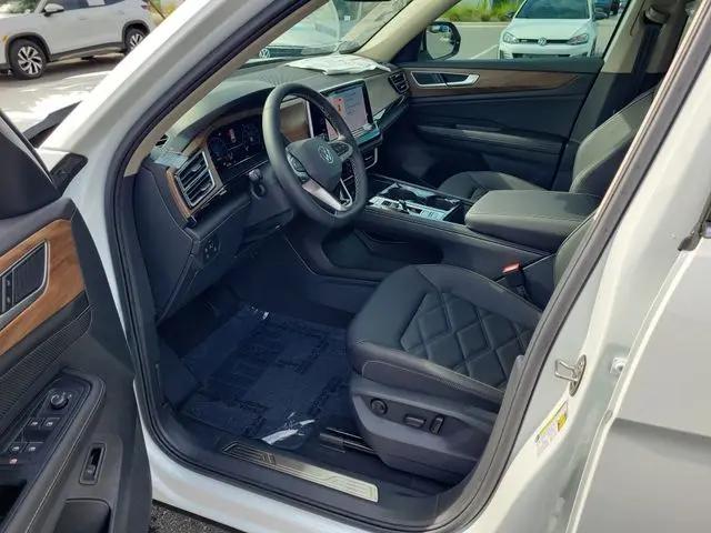 2026 Volkswagen Atlas SE with Technology