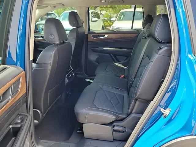 2026 Volkswagen Atlas SE with Technology