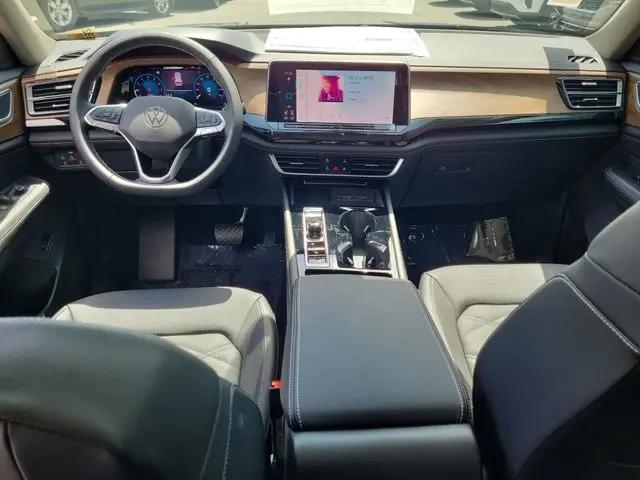 2026 Volkswagen Atlas SE with Technology