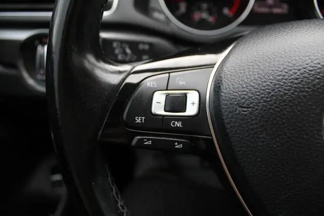 2017 Volkswagen Passat 1.8T SE