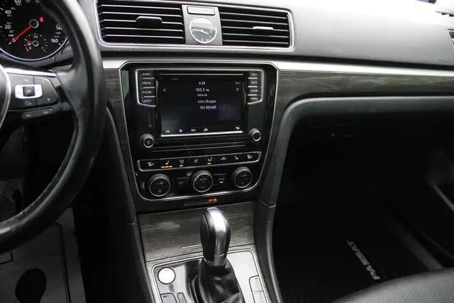 2017 Volkswagen Passat 1.8T SE