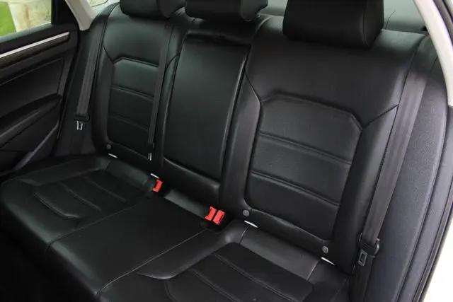 2017 Volkswagen Passat 1.8T SE