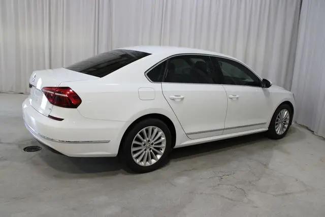 2017 Volkswagen Passat 1.8T SE