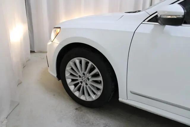 2017 Volkswagen Passat 1.8T SE