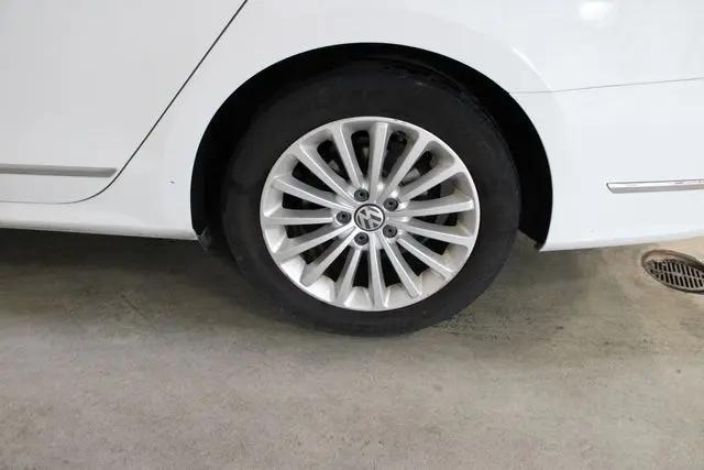 2017 Volkswagen Passat 1.8T SE