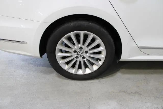 2017 Volkswagen Passat 1.8T SE