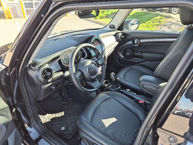 2022 MINI Hardtop Cooper