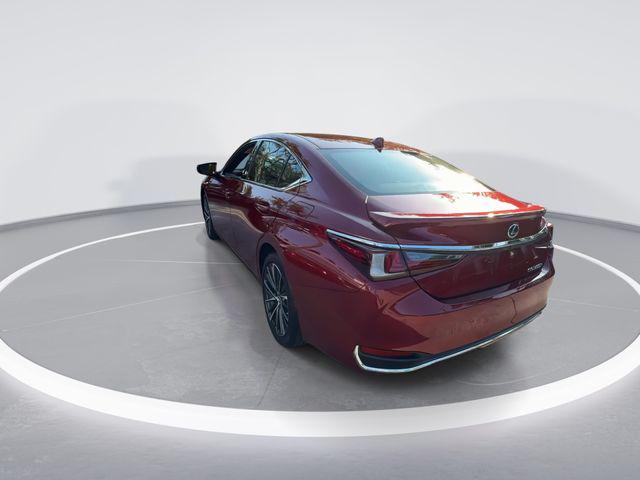 2025 Lexus ES 300h 300h