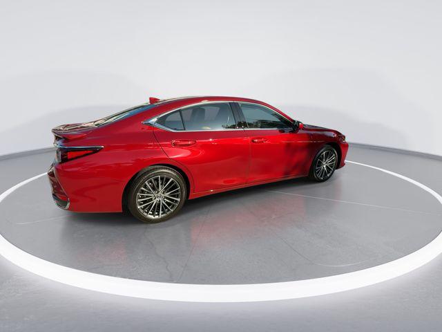 2025 Lexus ES 300h 300h