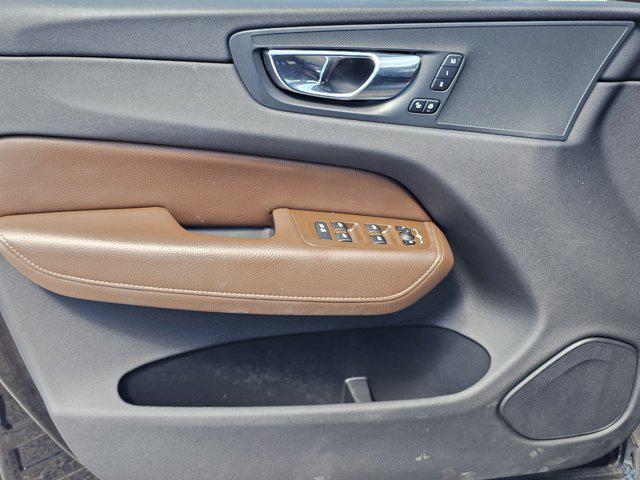 2020 Volvo XC60 T8 Momentum