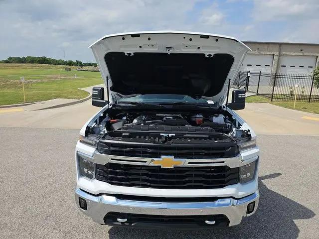 2026 Chevrolet Silverado 2500HD Crew Cab, Standard Bed, LT, 4WD