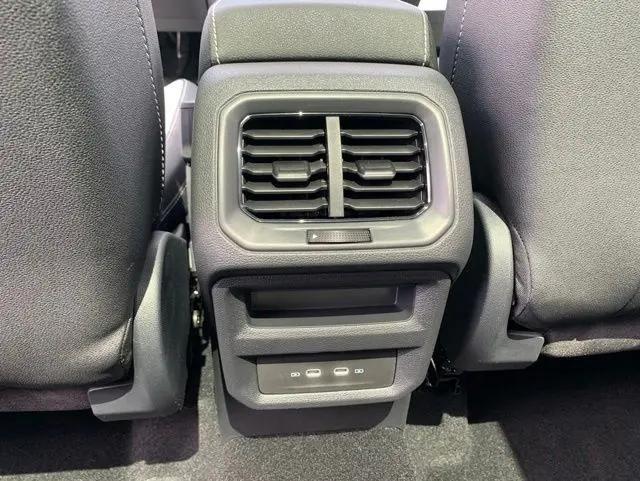 2026 Volkswagen Taos SEL