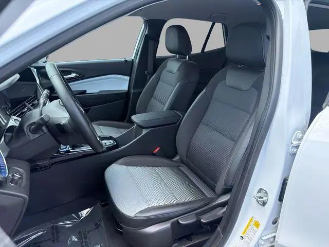 2025 Chevrolet Trax FWD LT