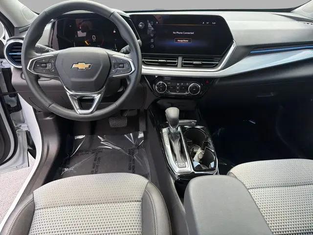 2025 Chevrolet Trax FWD LT