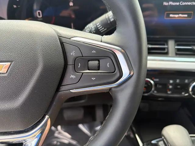 2025 Chevrolet Trax FWD LT