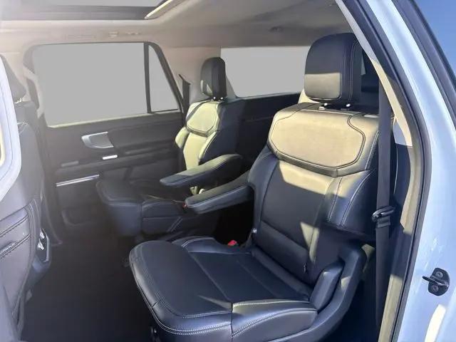 2025 Ford Expedition Platinum MAX