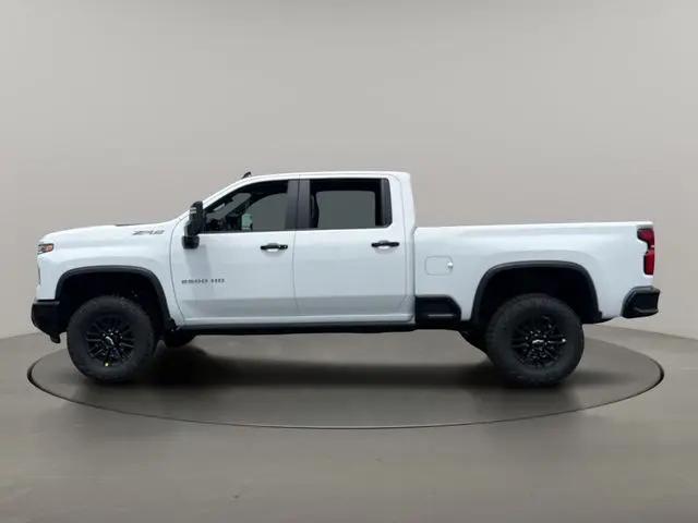 2026 Chevrolet Silverado 2500HD Crew Cab, Standard Bed, XR2, 4WD