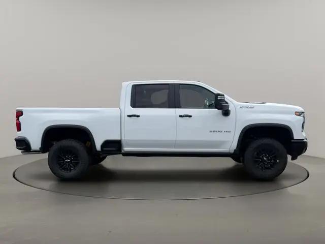 2026 Chevrolet Silverado 2500HD Crew Cab, Standard Bed, XR2, 4WD