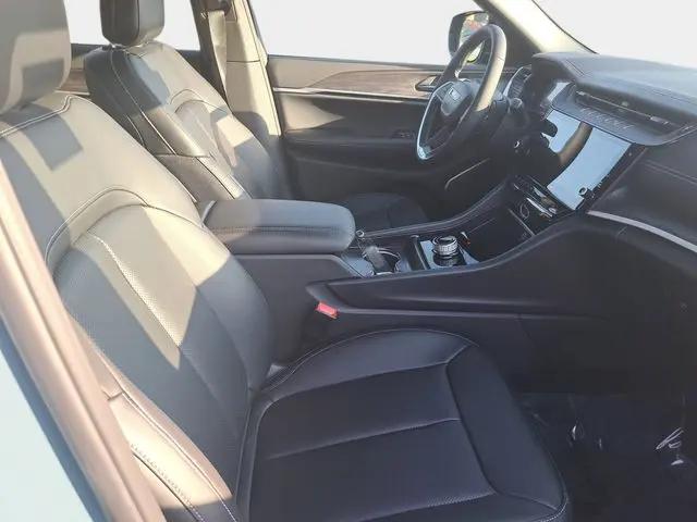 2026 Jeep Grand Cherokee Limited 4x2