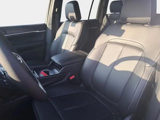 2026 Jeep Grand Cherokee Limited 4x2