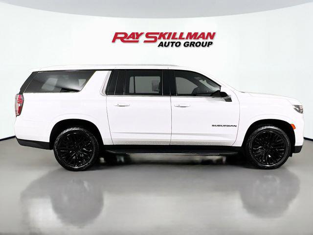 2022 Chevrolet Suburban 4WD LT