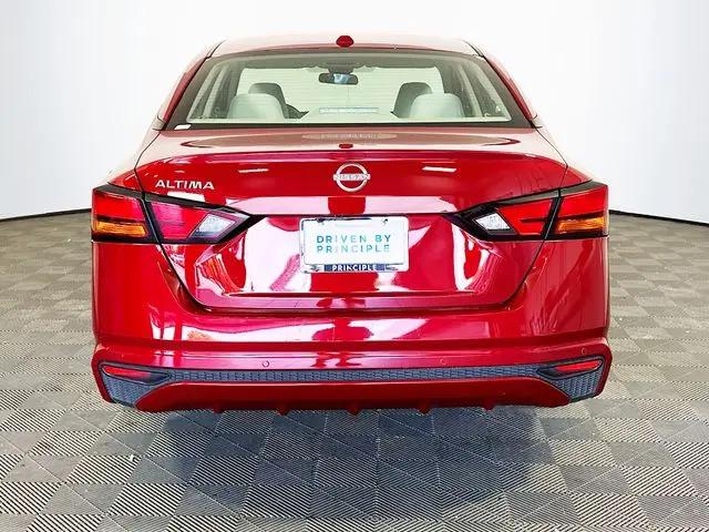 2025 Nissan Altima SV FWD
