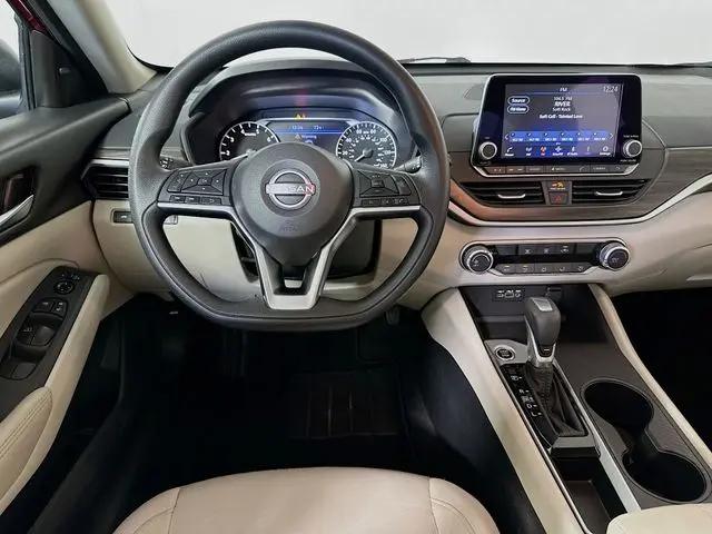 2025 Nissan Altima SV FWD
