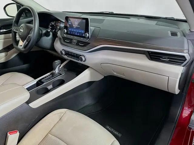 2025 Nissan Altima SV FWD
