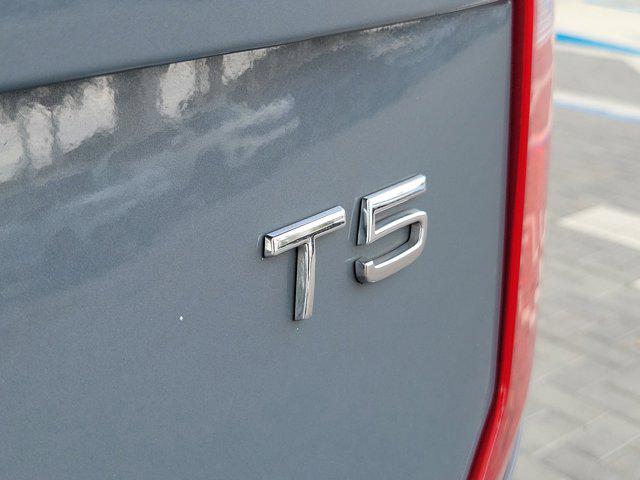2020 Volvo XC90 T5 Momentum 7 Passenger