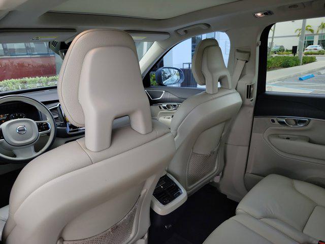 2020 Volvo XC90 T5 Momentum 7 Passenger