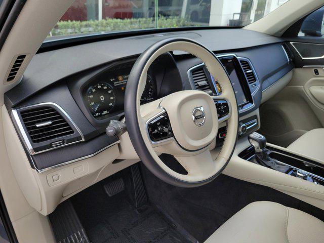 2020 Volvo XC90 T5 Momentum 7 Passenger