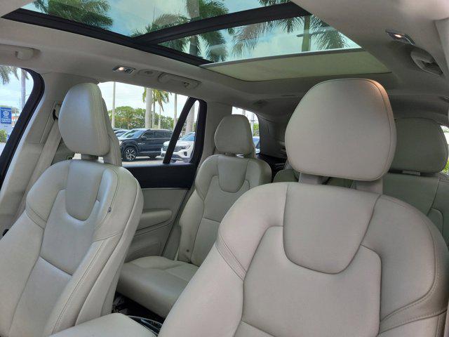 2020 Volvo XC90 T5 Momentum 7 Passenger