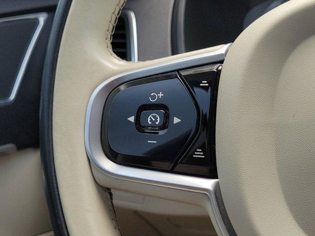 2020 Volvo XC90 T5 Momentum 7 Passenger