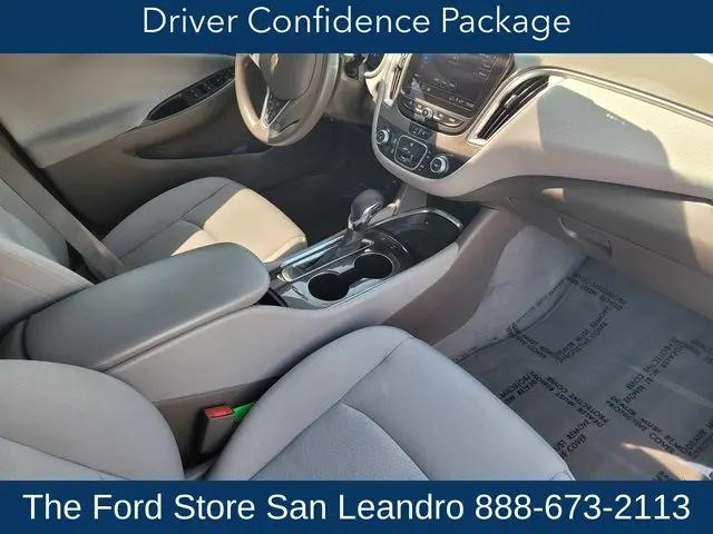 2022 Chevrolet Malibu FWD 1FL