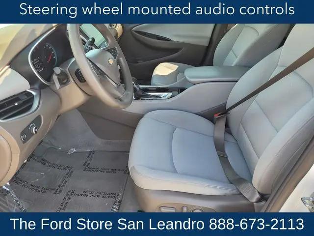 2022 Chevrolet Malibu FWD 1FL
