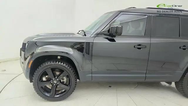 2024 Land Rover Defender 110 P300