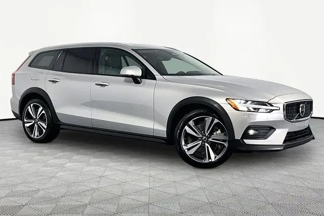 2025 Volvo V60 Cross Country Plus, B5 AWD Gas (mild hybrid) for sale in Olive Branch, MS