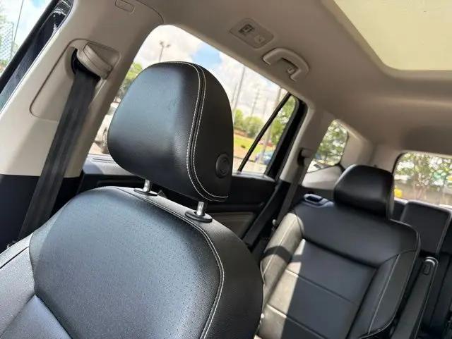 2023 Volkswagen Atlas 3.6L V6 SEL R-Line Black