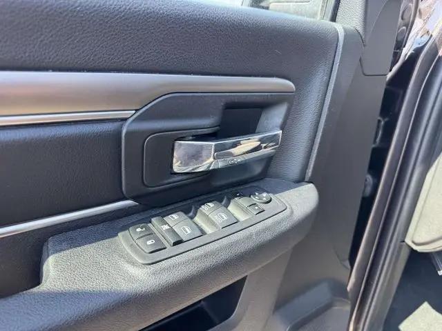 2024 Ram 1500 Classic Warlock Crew Cab 4x4 5'7" Box