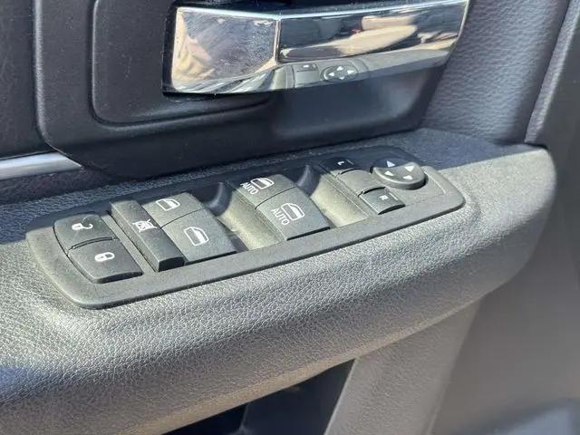 2024 Ram 1500 Classic Warlock Crew Cab 4x4 5'7" Box