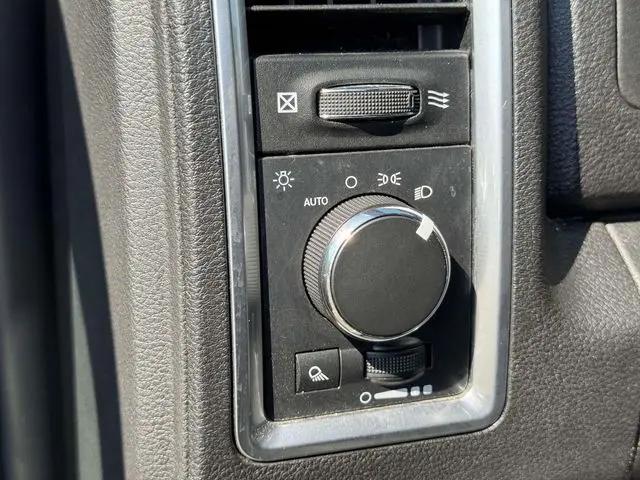 2024 Ram 1500 Classic Warlock Crew Cab 4x4 5'7" Box