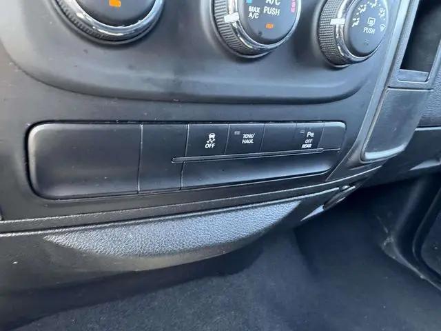 2024 Ram 1500 Classic Warlock Crew Cab 4x4 5'7" Box
