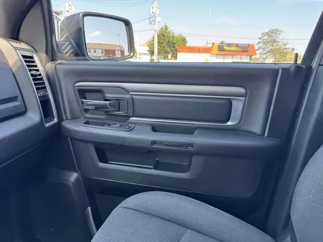 2024 Ram 1500 Classic Warlock Crew Cab 4x4 5'7" Box